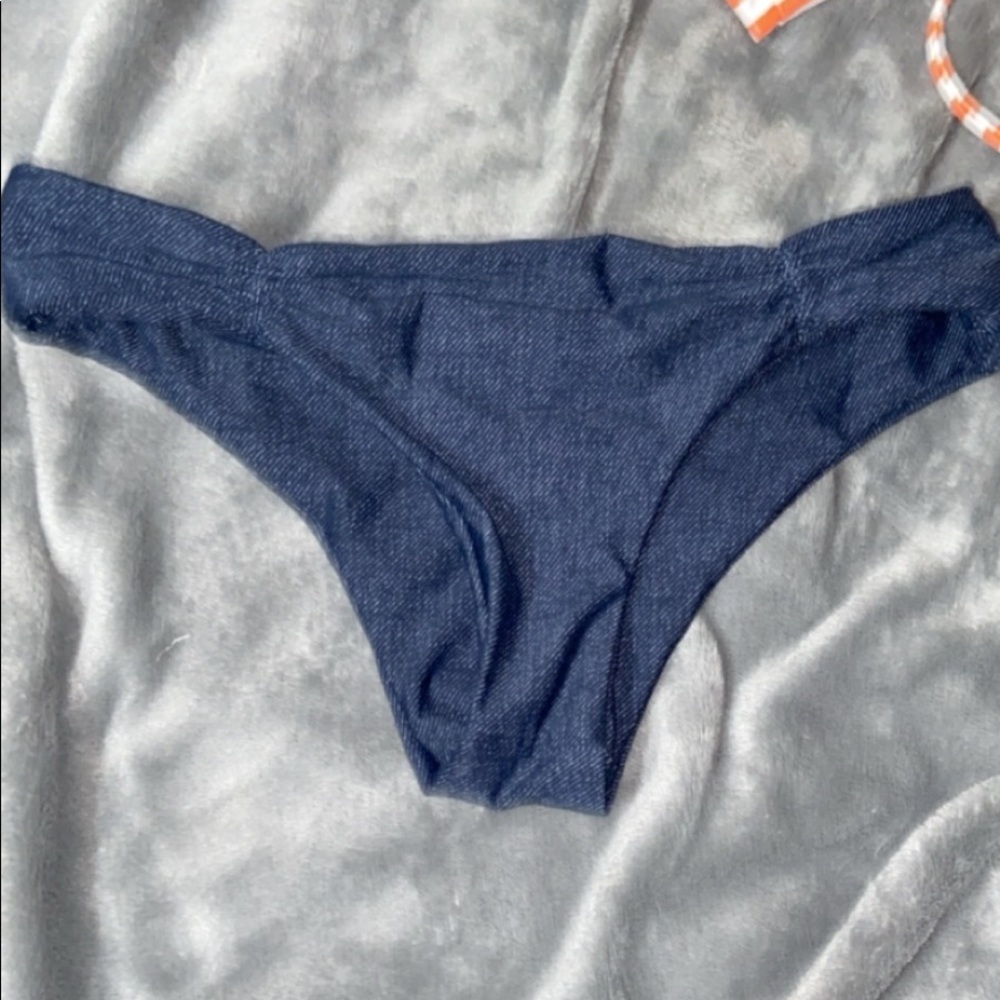 Bikini bottoms